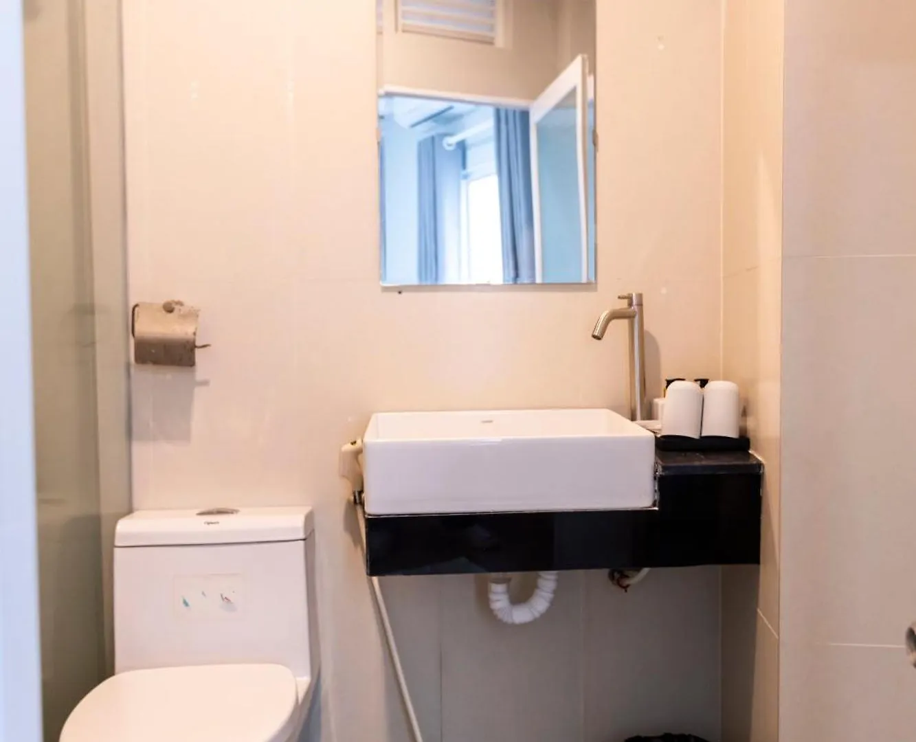 **  Cosmos Hotel Nha Trang By Ht Vietnam