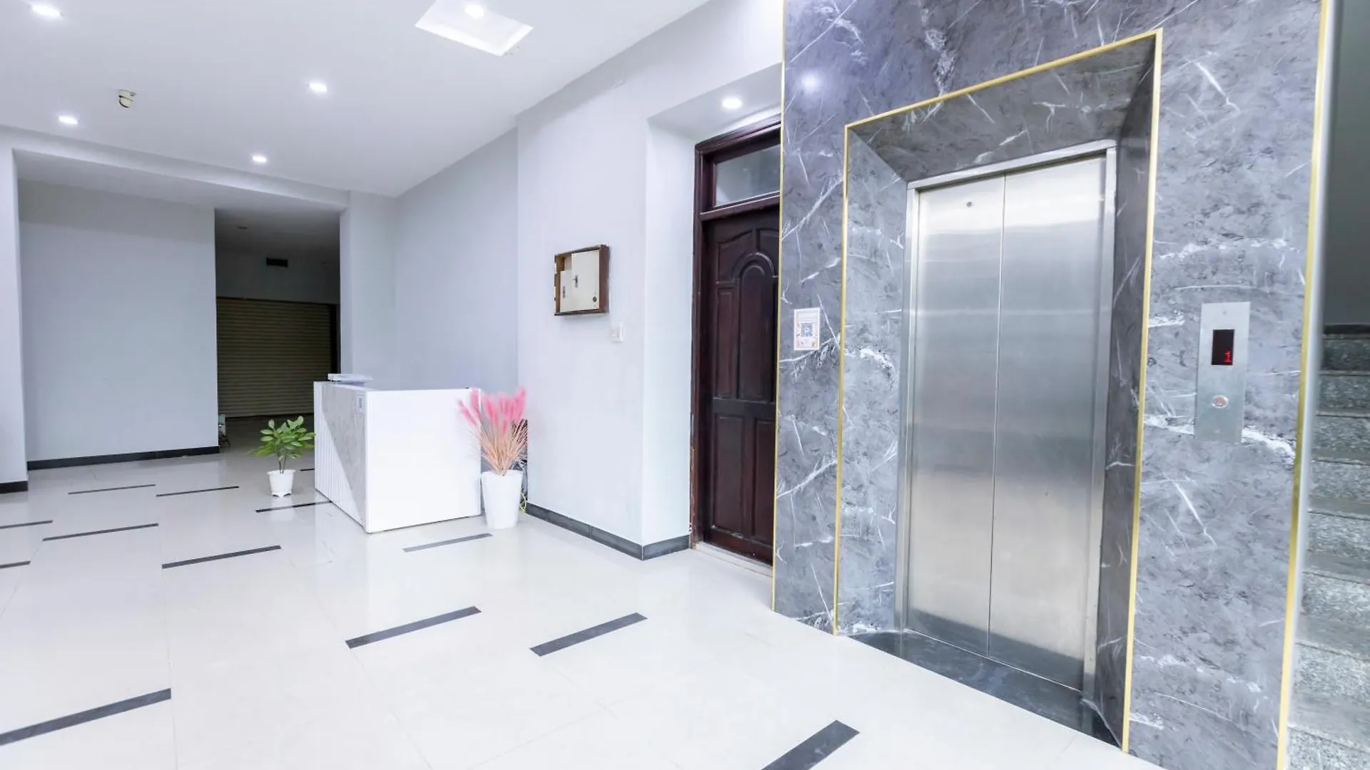 **  Cosmos Hotel Nha Trang By Ht Vietnam